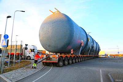 Zbiornik wody zasilającej o wadze prawie 200 ton zostanie wysłany do Urugwaju.